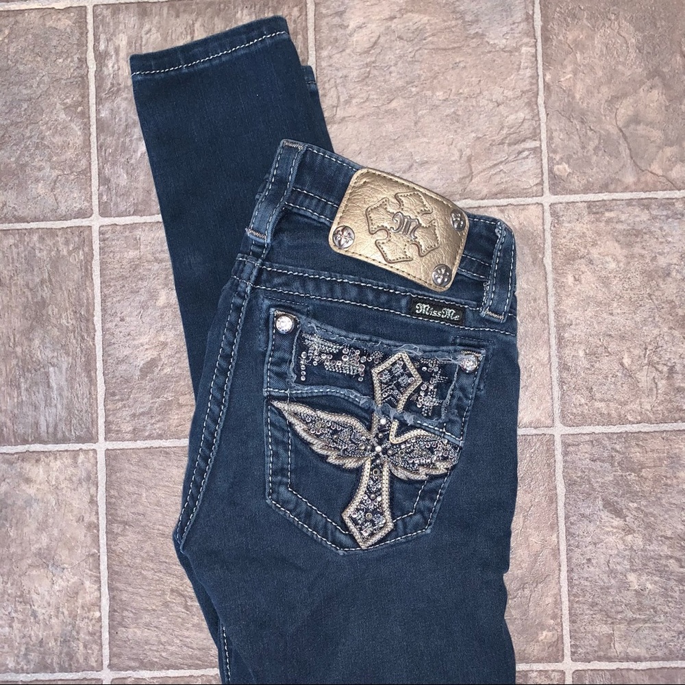 Miss Me Signature Skinny Crop Jeans Dark Wash 24 Angel Wing Cross